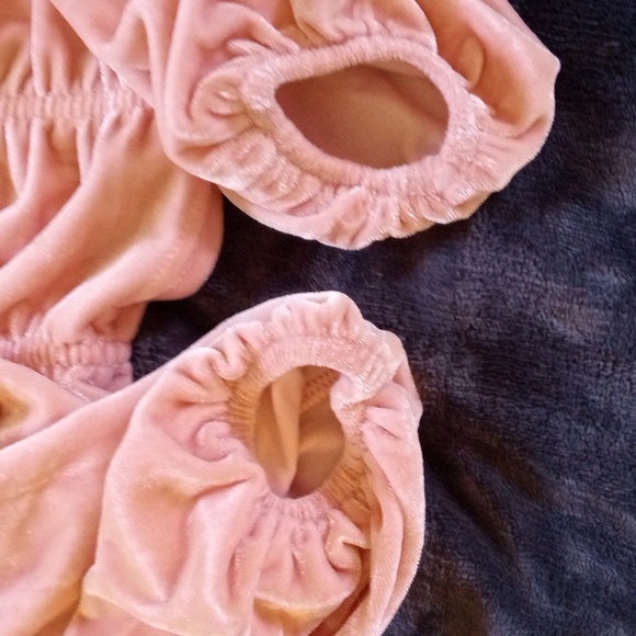 Adorable Velvet Blouse - Picture 4 of 9